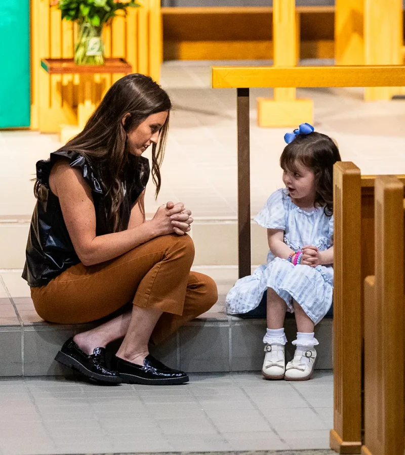 LittleGirlPrayingInChurch